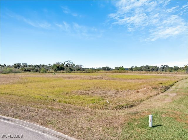 2110 Silk Bay BLVD, Alva, FL 33920