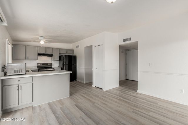 2941 W Verona Place, Tucson, AZ 85741