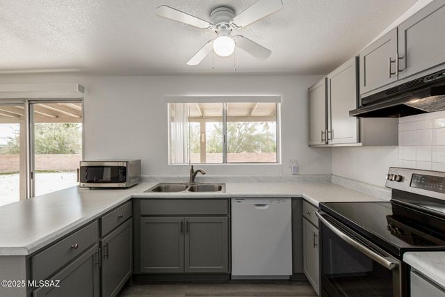 2941 W Verona Place, Tucson, AZ 85741