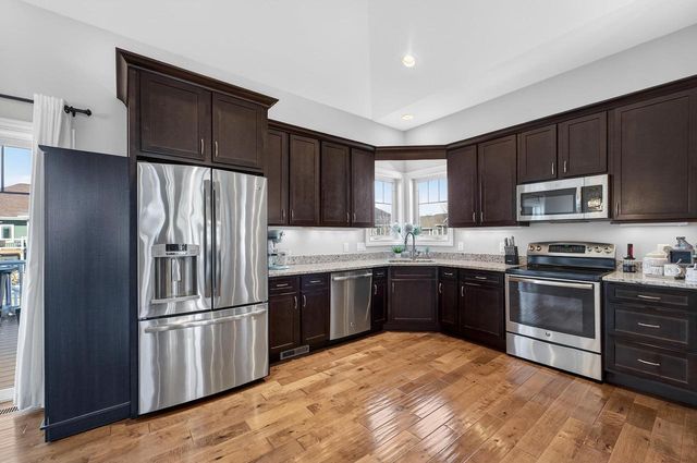 2410 Genevieve Way, Waunakee, WI 53597