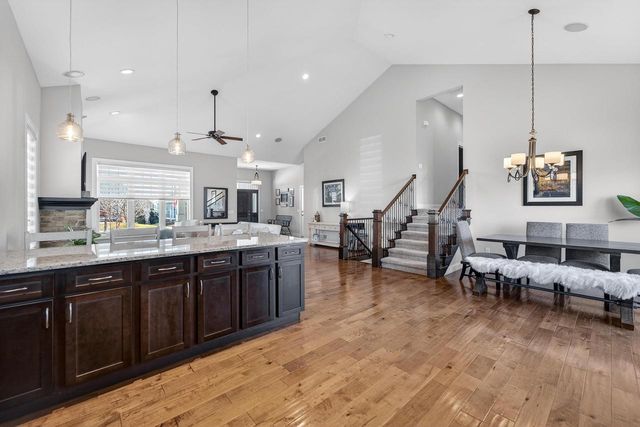 2410 Genevieve Way, Waunakee, WI 53597