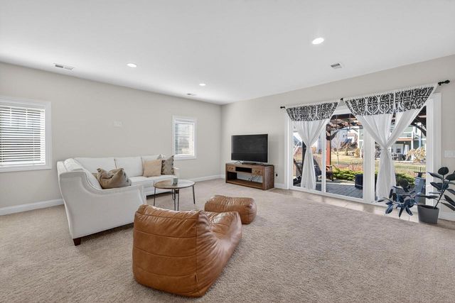 2410 Genevieve Way, Waunakee, WI 53597