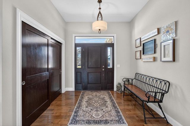 2410 Genevieve Way, Waunakee, WI 53597