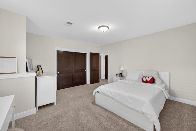 2410 Genevieve Way, Waunakee, WI 53597