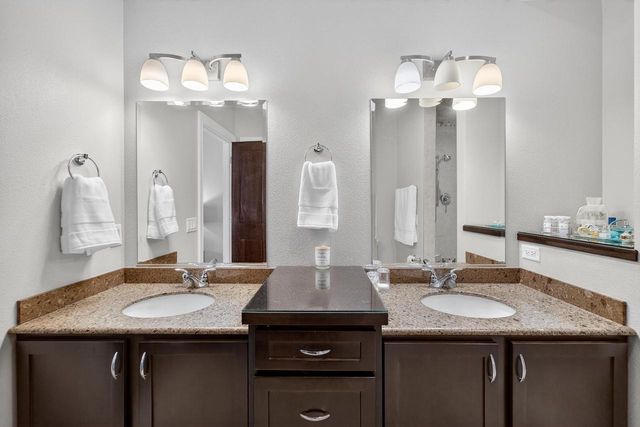 2410 Genevieve Way, Waunakee, WI 53597