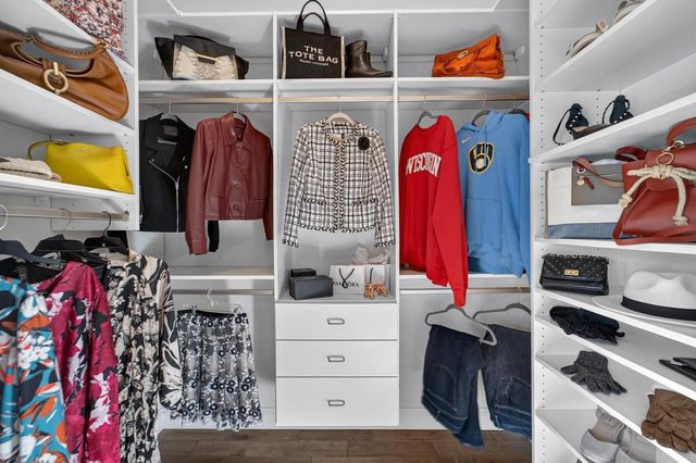 2410 Genevieve Way, Waunakee, WI 53597