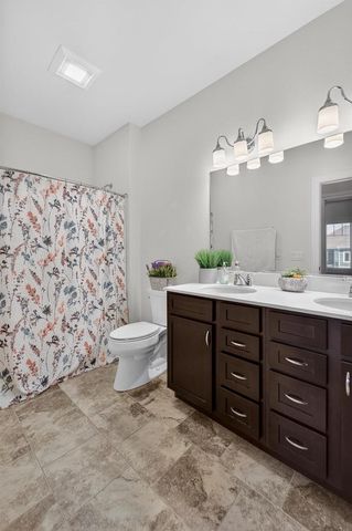 2410 Genevieve Way, Waunakee, WI 53597