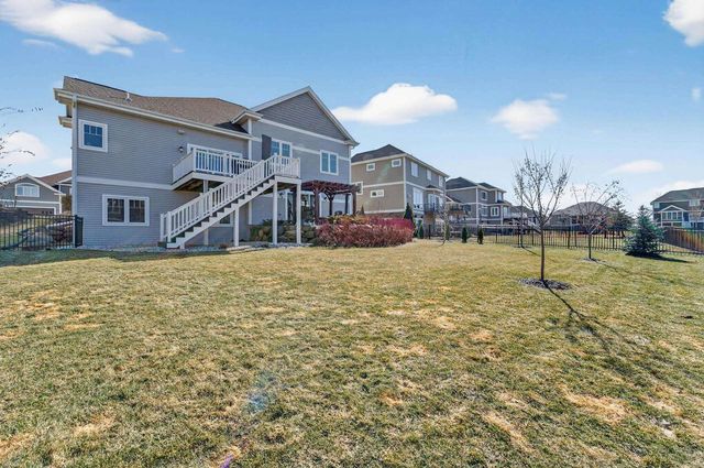 2410 Genevieve Way, Waunakee, WI 53597