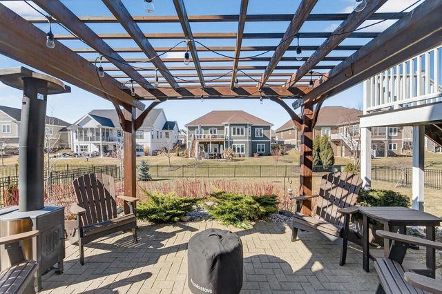 2410 Genevieve Way, Waunakee, WI 53597