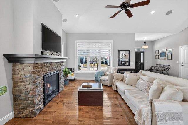 2410 Genevieve Way, Waunakee, WI 53597