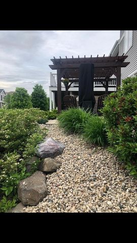 2410 Genevieve Way, Waunakee, WI 53597