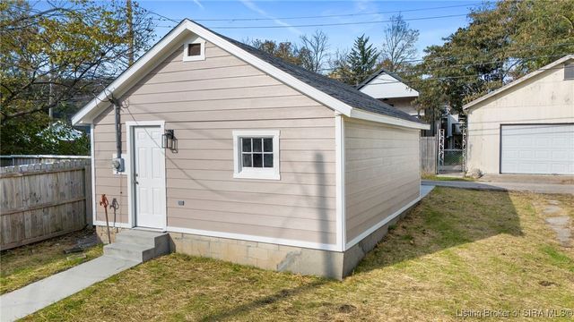 1122 W Second Street, Madison, IN 47250