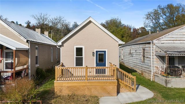 1122 W Second Street, Madison, IN 47250