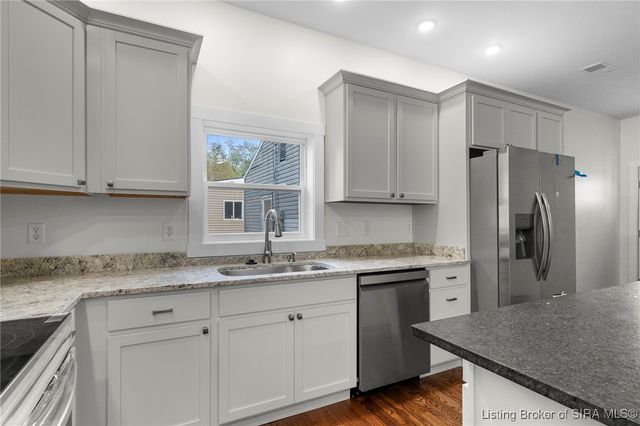 1122 W Second Street, Madison, IN 47250