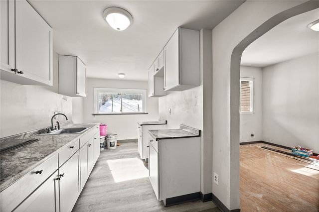 808 E 10th Ave, Munhall, PA 15120