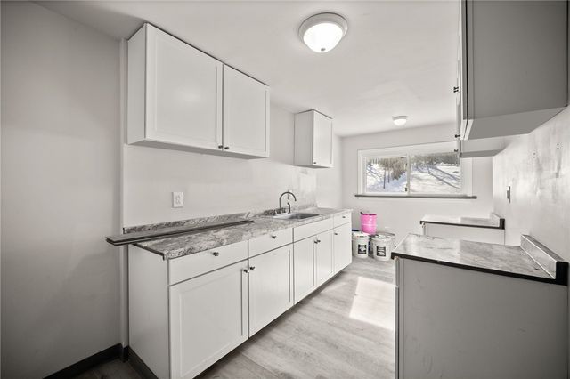 808 E 10th Ave, Munhall, PA 15120