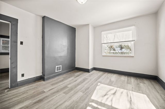 808 E 10th Ave, Munhall, PA 15120