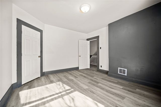 808 E 10th Ave, Munhall, PA 15120