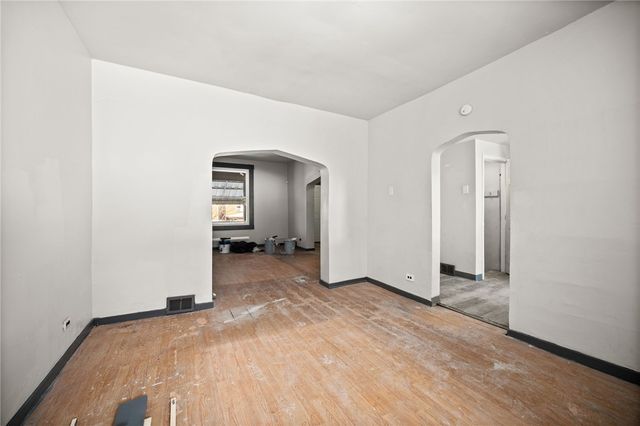 808 E 10th Ave, Munhall, PA 15120