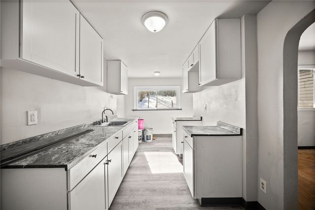 808 E 10th Ave, Munhall, PA 15120