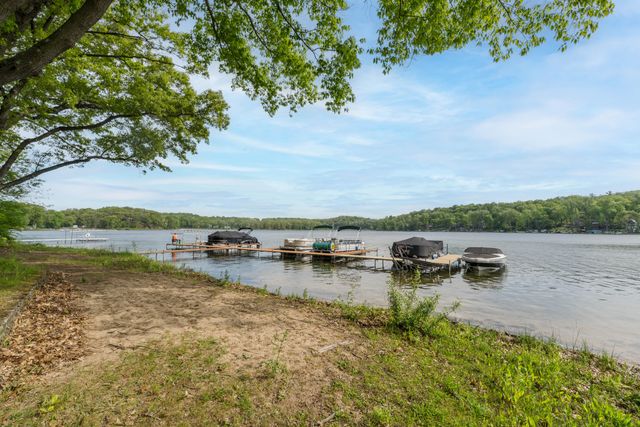 11300 Elizabeth Drive, Three Rivers, MI 49093