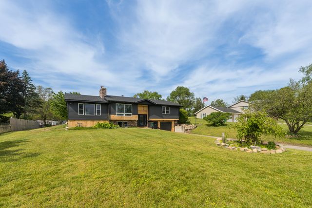 11300 Elizabeth Drive, Three Rivers, MI 49093