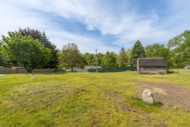 11300 Elizabeth Drive, Three Rivers, MI 49093