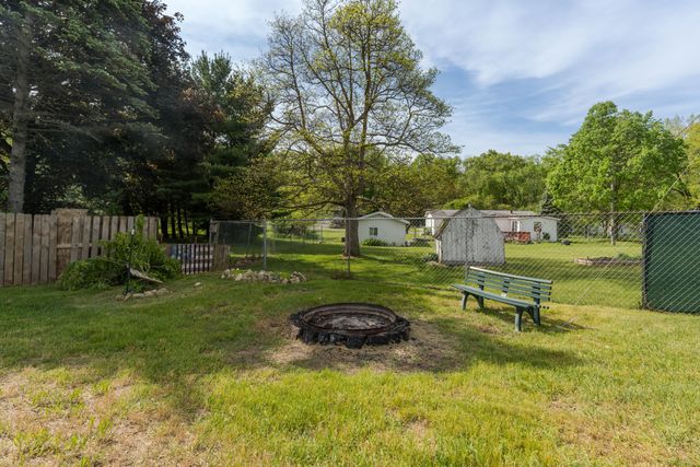 11300 Elizabeth Drive, Three Rivers, MI 49093