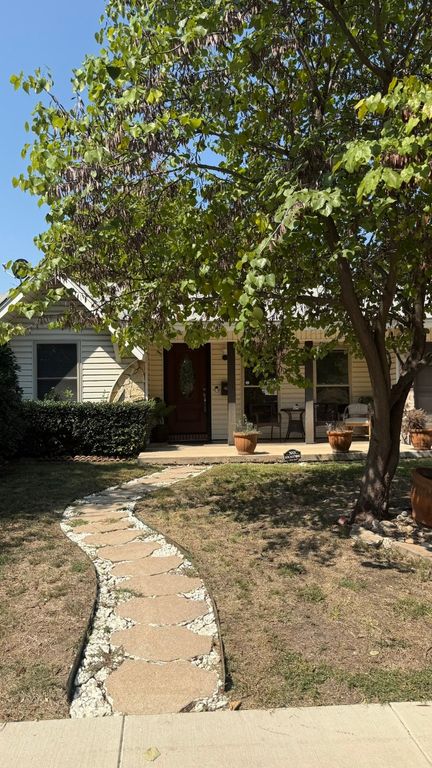 1206 Milam Way, Carrollton, TX 75006