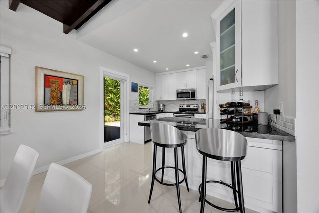 6843 SW 53rd St, Miami, FL 33155