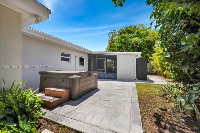 6843 SW 53rd St, Miami, FL 33155