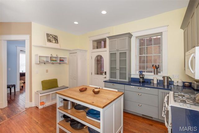 3130 Nebraska Avenue, St Louis, MO 63118