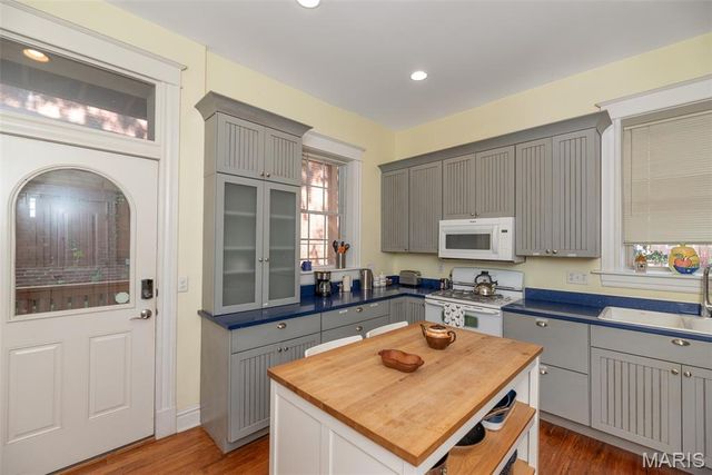 3130 Nebraska Avenue, St Louis, MO 63118