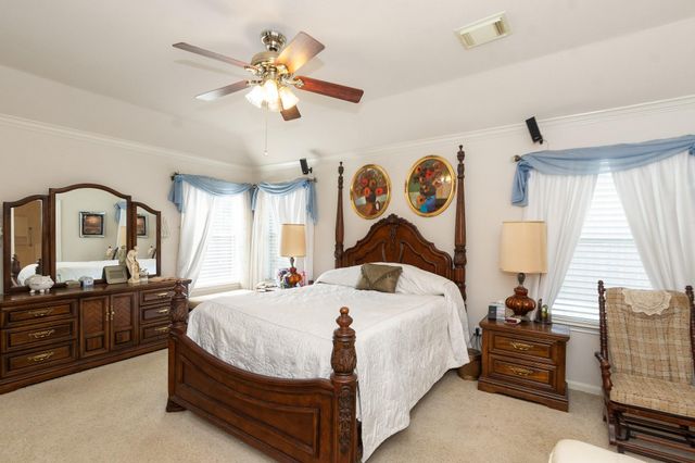 4902 Quiet Canyon Drive, Friendswood, TX 77546