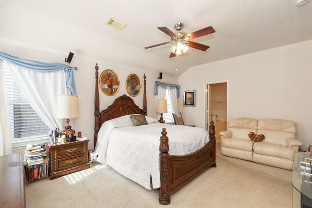 4902 Quiet Canyon Drive, Friendswood, TX 77546