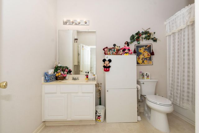 4902 Quiet Canyon Drive, Friendswood, TX 77546