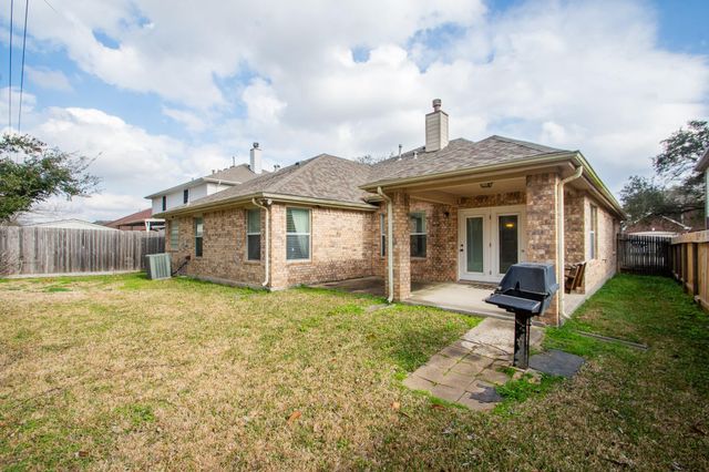 4902 Quiet Canyon Drive, Friendswood, TX 77546