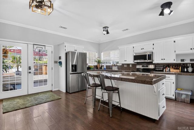1185 Cambridge Circle, Benton, AR 72019