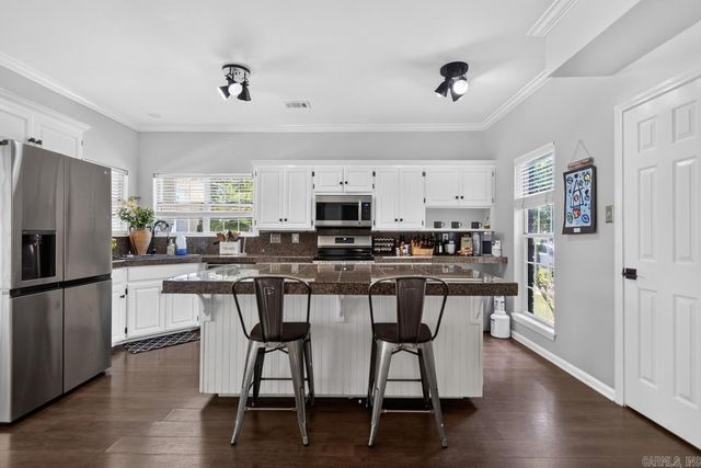1185 Cambridge Circle, Benton, AR 72019