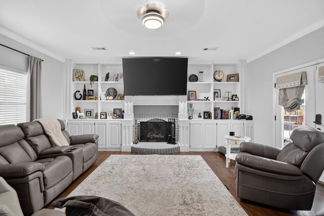 1185 Cambridge Circle, Benton, AR 72019
