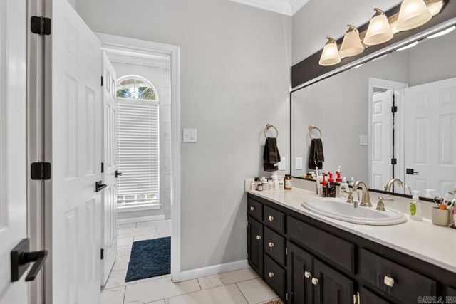 1185 Cambridge Circle, Benton, AR 72019