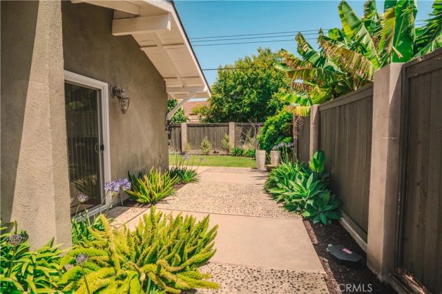 2850 Tabago Pl, Costa Mesa, CA 92626