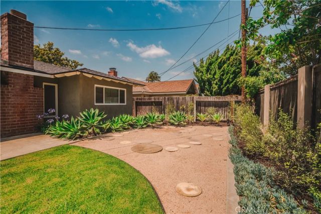 2850 Tabago Pl, Costa Mesa, CA 92626