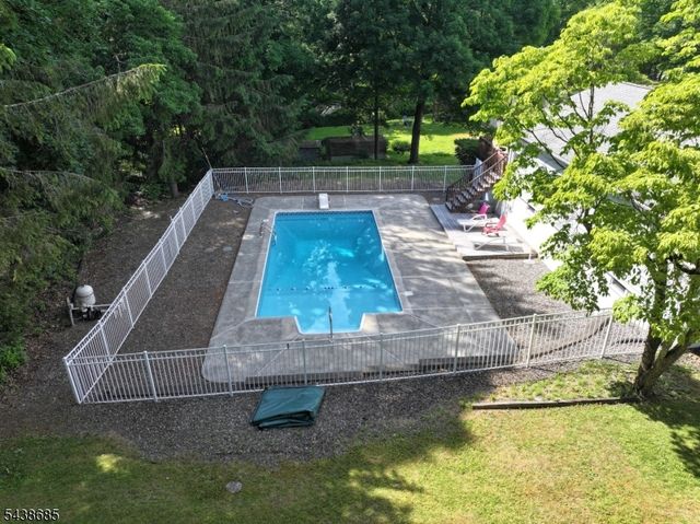 29 Fox Trl, Hardyston Twp., NJ 07460