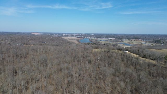 1200 River Rd, Clarksville, TN 37040