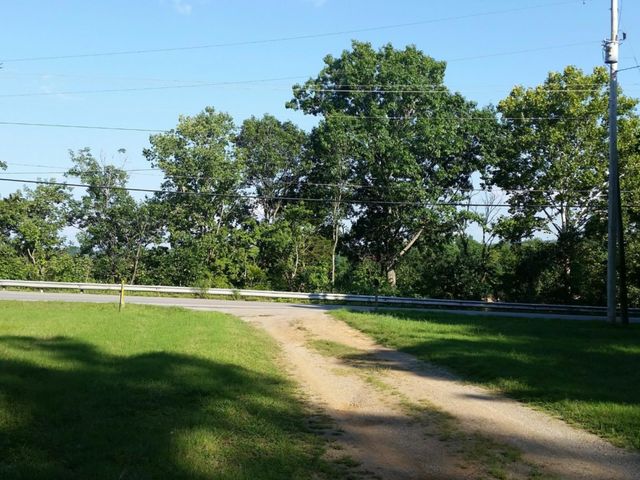 1200 River Rd, Clarksville, TN 37040
