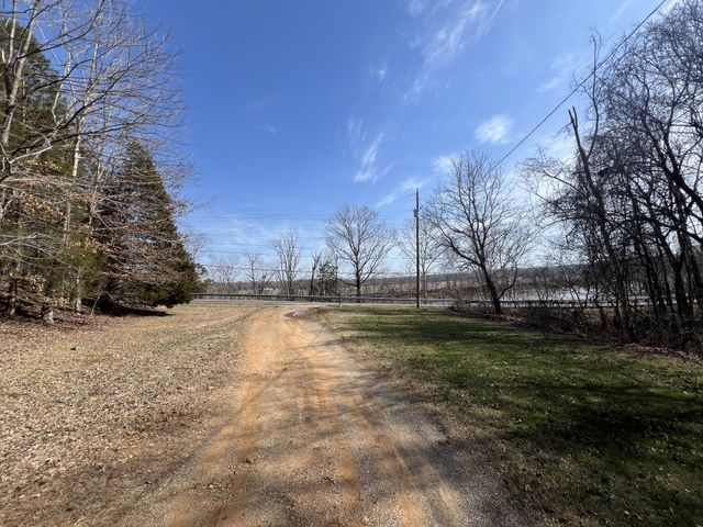 1200 River Rd, Clarksville, TN 37040
