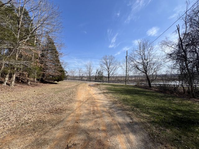 1200 River Rd, Clarksville, TN 37040
