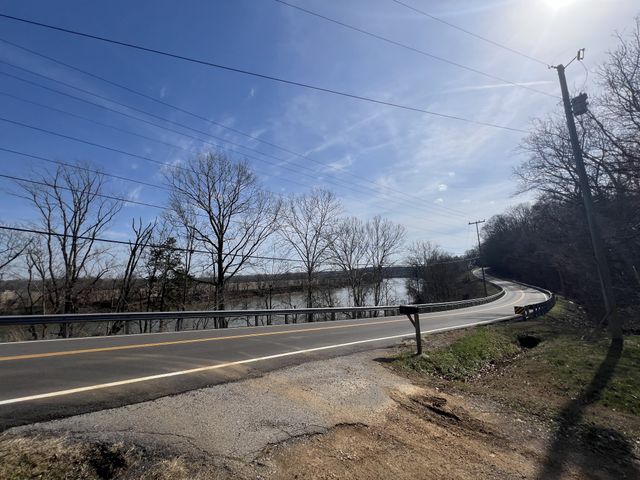 1200 River Rd, Clarksville, TN 37040