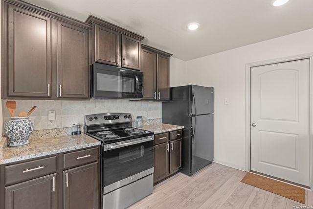 15415 SILVER TREE CV, Von Ormy, TX 78073
